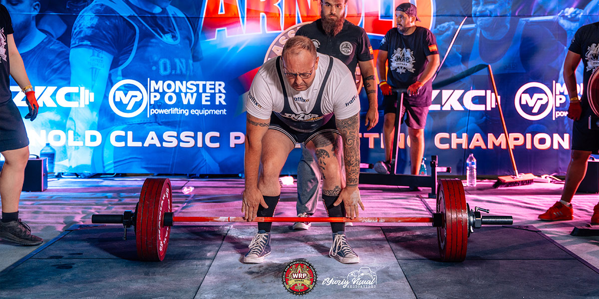 dean-horsley-powerlifting dean horsley preparing for his winning powerlift